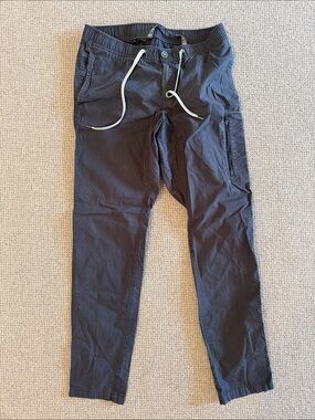 Men’s Vuori pants - size M